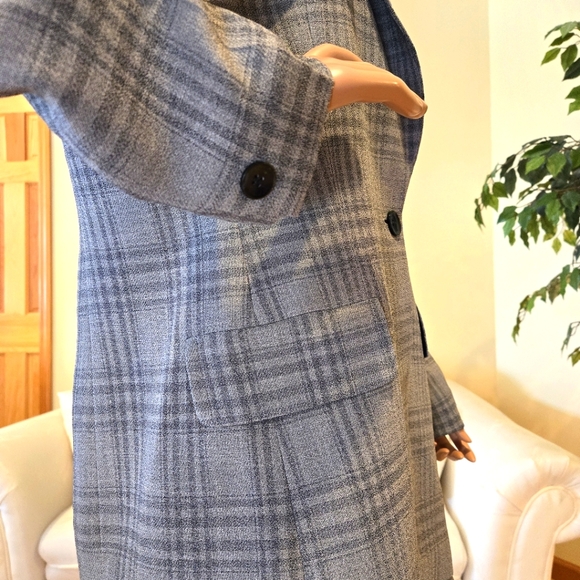 Jones of New York Woman's Green Plaid Suit, Size 12 - Picture 6 of 16